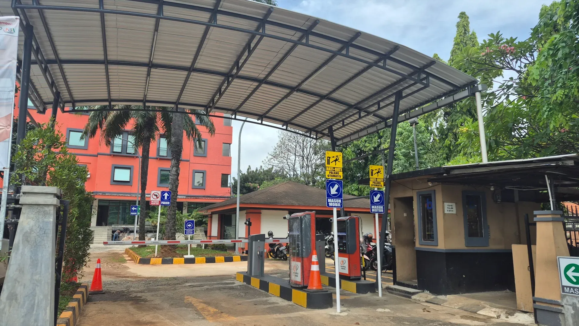 NBA Smart Parking automated gate and entry barrier